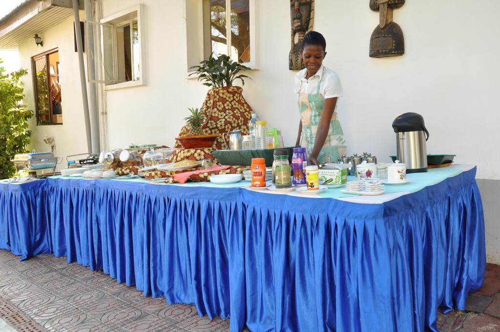 Shangri-La Hotel Uganda Kampala Esterno foto