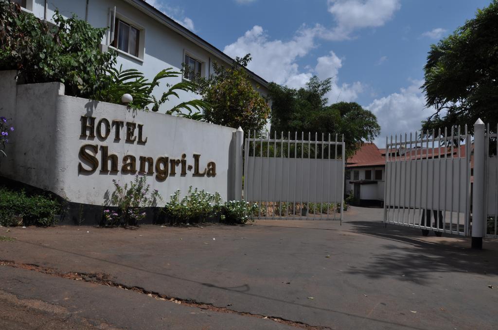 Shangri-La Hotel Uganda Kampala Esterno foto