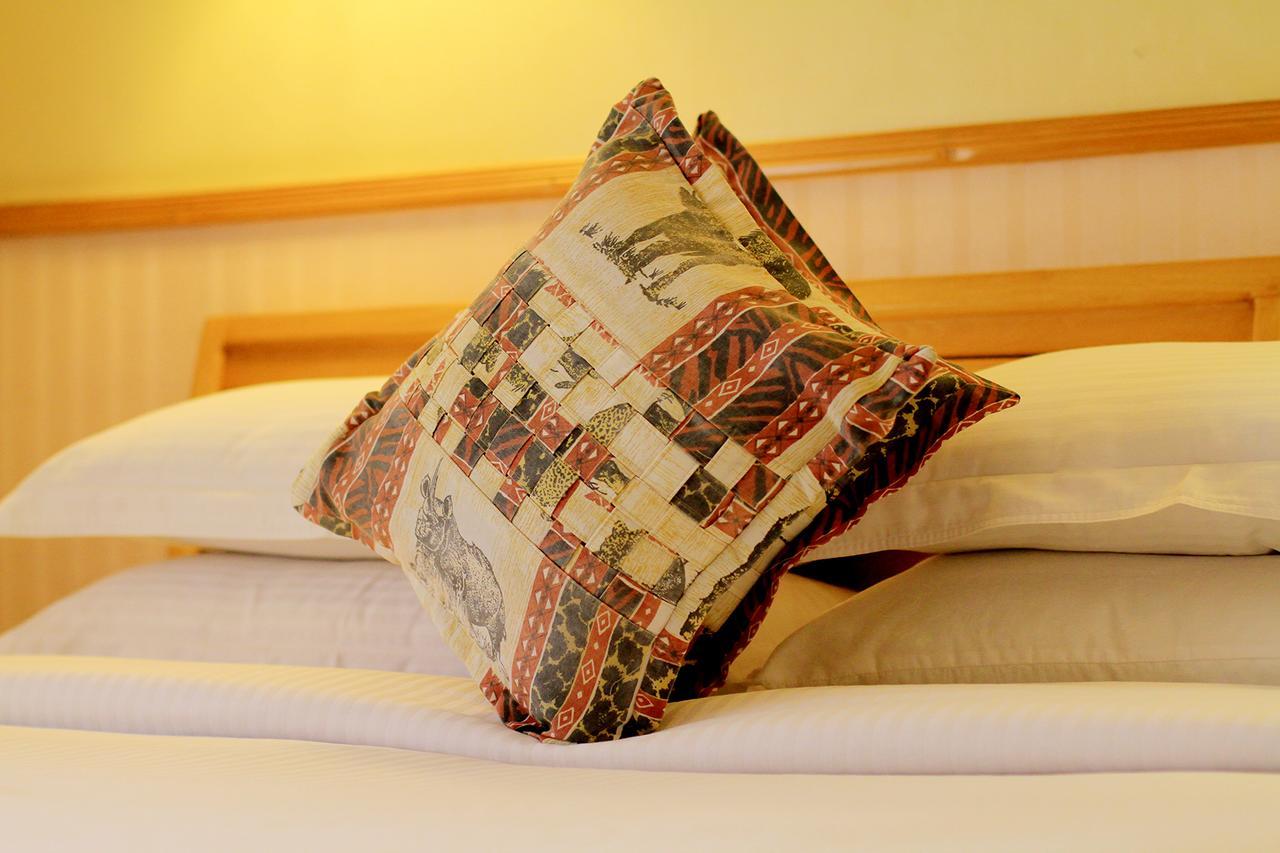 Shangri-La Hotel Uganda Kampala Esterno foto